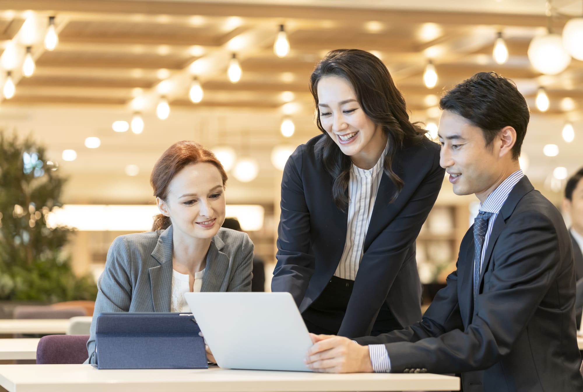 公認会計士が外資系企業へ転職するには？求められるスキルや経験、キャリアパス、成功のポイントまで解説！