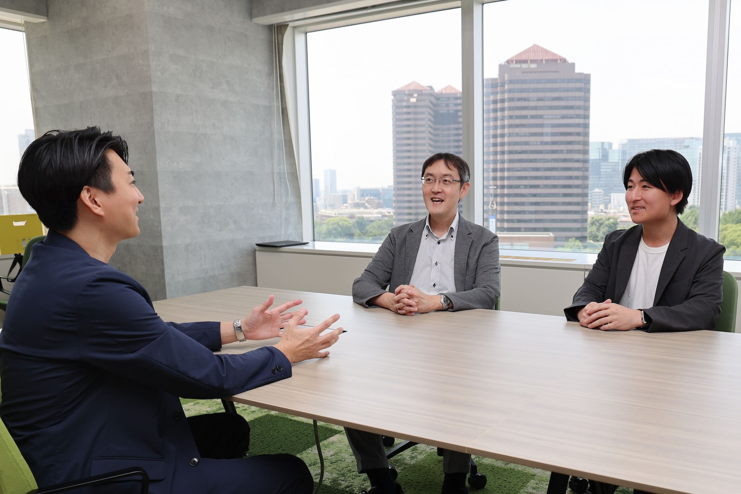 株式会社電通総研の岩瀨様・荻原様・金子様