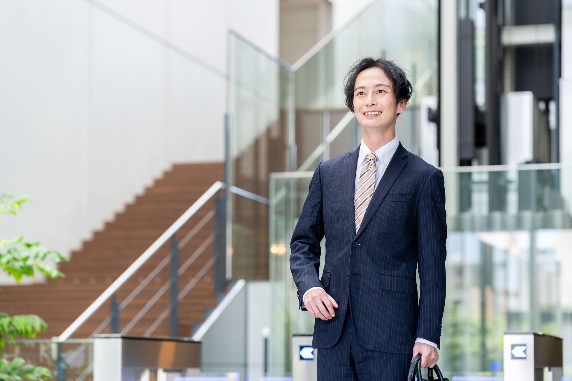 公認会計士が監査法人から大手企業へ転職するには？業務内容や年収目安、キャリアパスも解説！